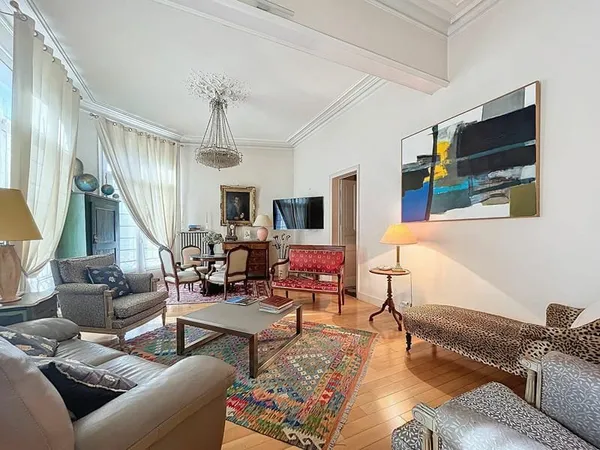 Appartement Nimes 6 pièce(s) 165 m2