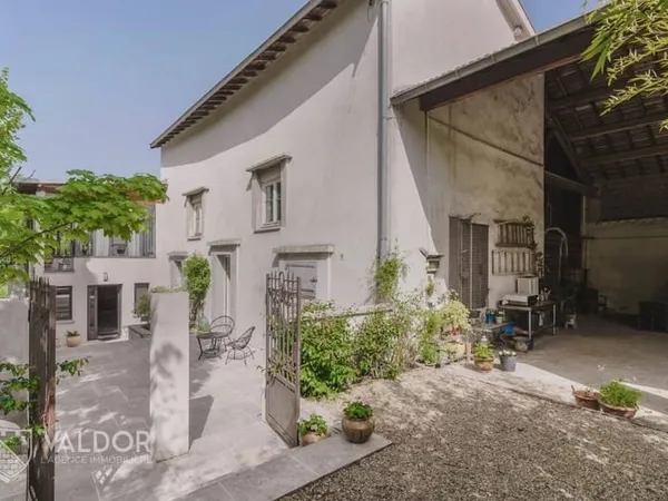 Maison 12 pièces 407 m²