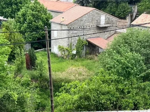 EXCLUSIVITE - MAISON DE VILLAGE EN PIERRES - ZICAVO