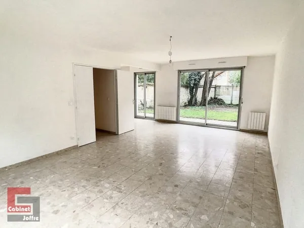 FONTAINEBLEAU - PROCHE COLLEGE INTER ET LYCEE F1 - MAISON 4