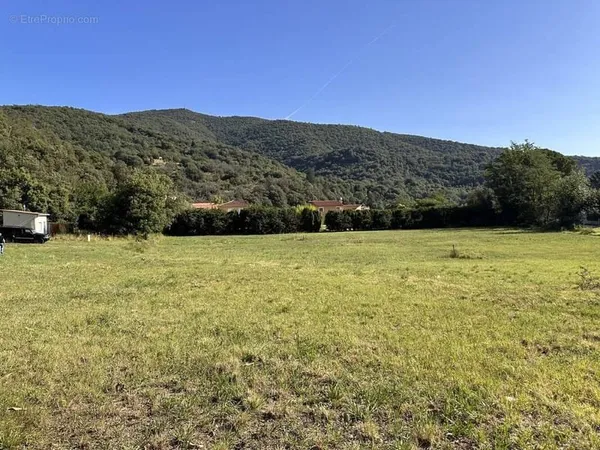 Terrain 2161 m²