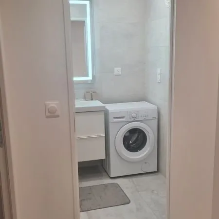 Chambre en coloc meublée metro cusset 4mn villeurbanne 540cc