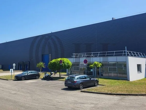 Local d'activité 4714 m²