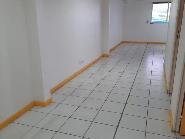 Bureaux de 70m2 ZAC de NOLIVIER 1ER ETAGE