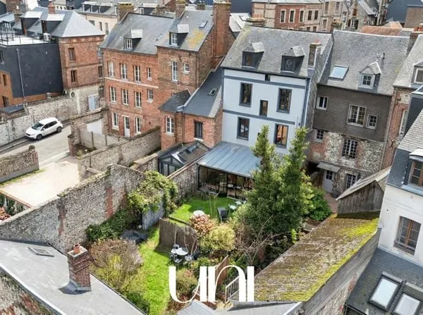 Propriété 10 pièces de 260m2 avec dépendance - Honfleur