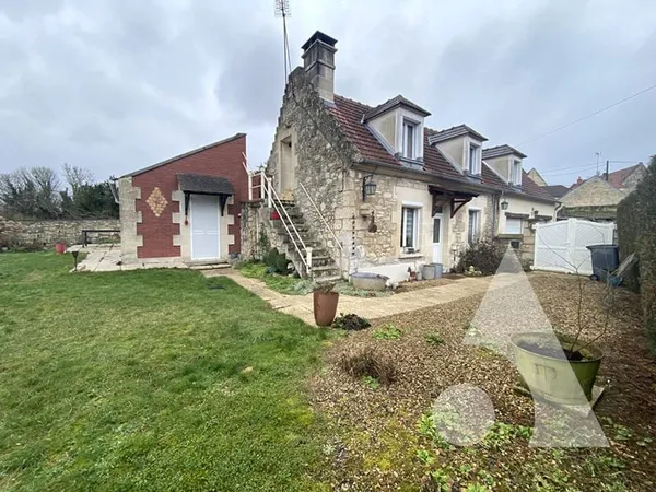 MAISON 3 CHAMBRES - JARDIN - DOUBLE GARAGE PROCHE N2