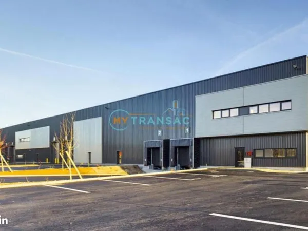 Local industriel 1 636 m²