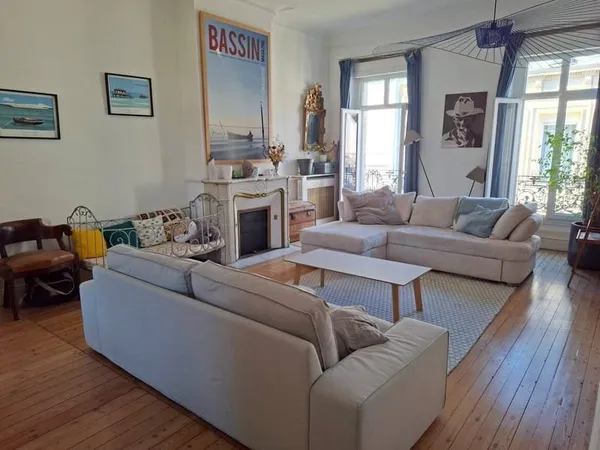 Appartement 6 pièces 160 m²