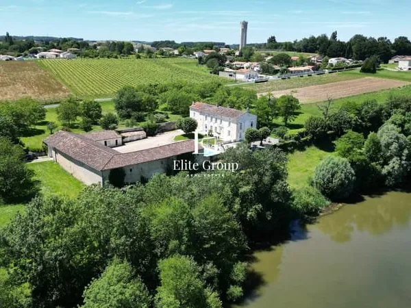 A VENDRE DEMEURE DE PRESTIGE SUR ANGOULEME - 15 PIÈCES - 536 M2