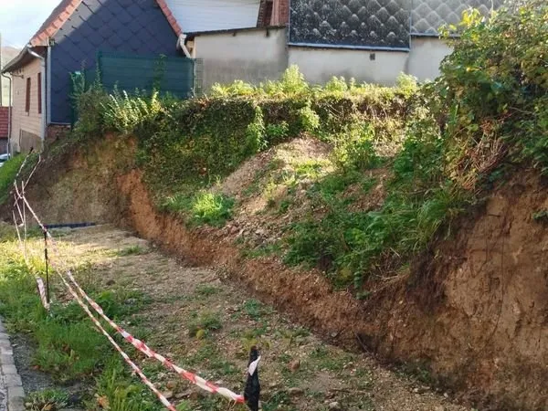 Terrain de.500 m² constructible sur toute la souffrance