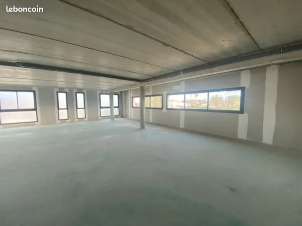 Bureaux et vitrines à louer PIA - Zone Franche - ZRR