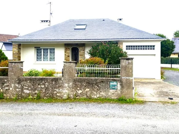 LE POULIGUEN - Maison de 6 pièces, 5 chambres -114m² au sol sur parcelle de 706 m²