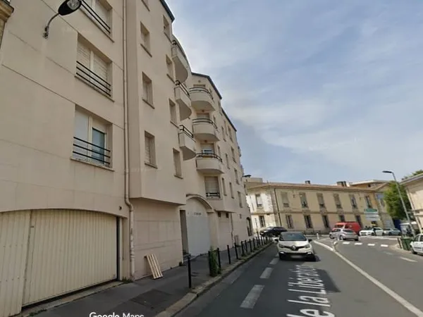 Stationnement Location Bordeaux   100€