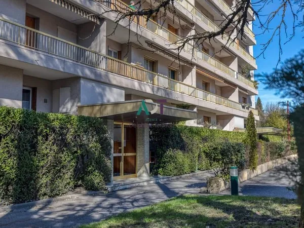T4 A VENDRE -AIGUINARDS