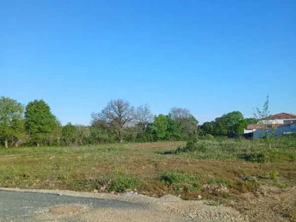 Terrain 640 m²