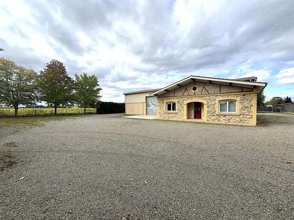 Local commercial 162m² à Riscle