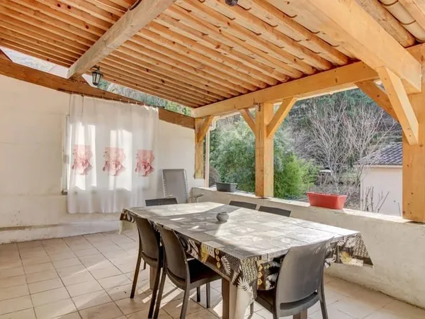 Tournefort (La Courbaisse) Appartement 3p terrasse et jardin