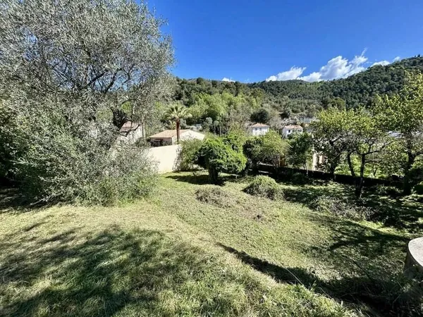 Terrain 640 m²