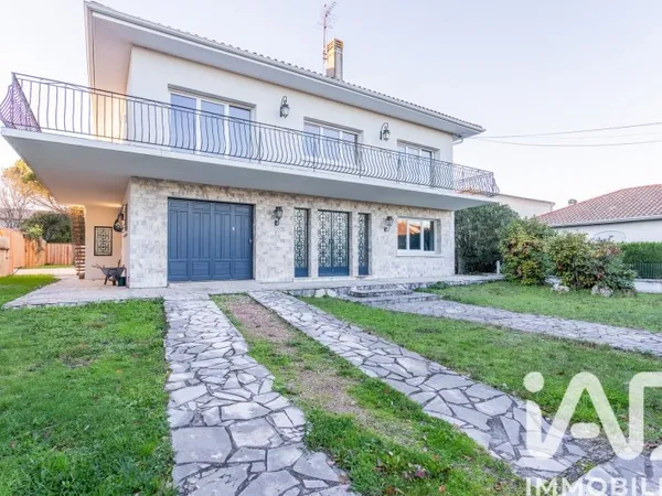 Maison 8 pièces 208 m²