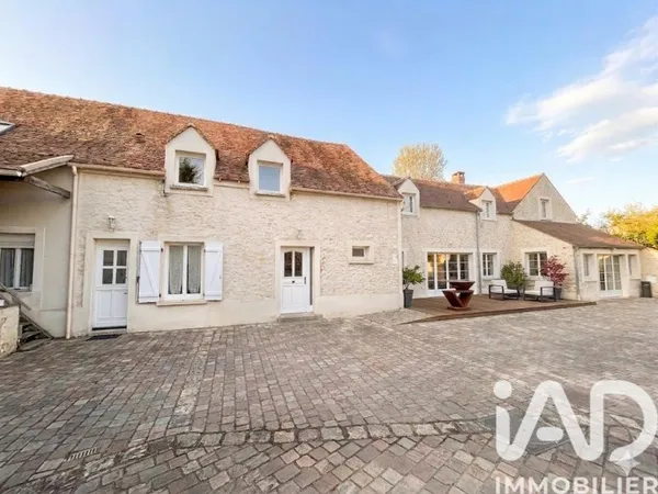 Maison 9 pièces 290 m²