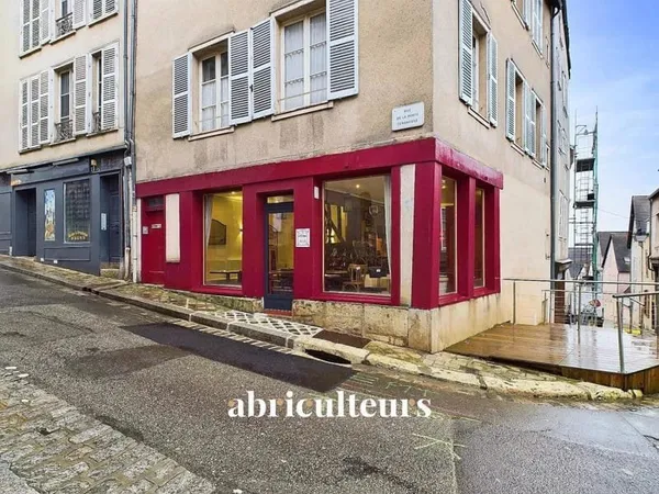 Local commercial avec terrasses - 152 m² - Secteur dynamique - 199 800 € TTC