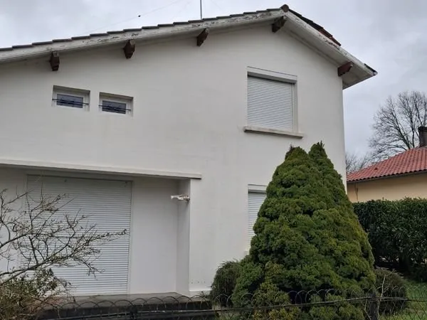 Maison à v