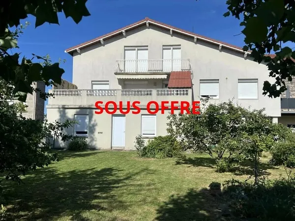 A saisir, maison proche du bourg à Villars