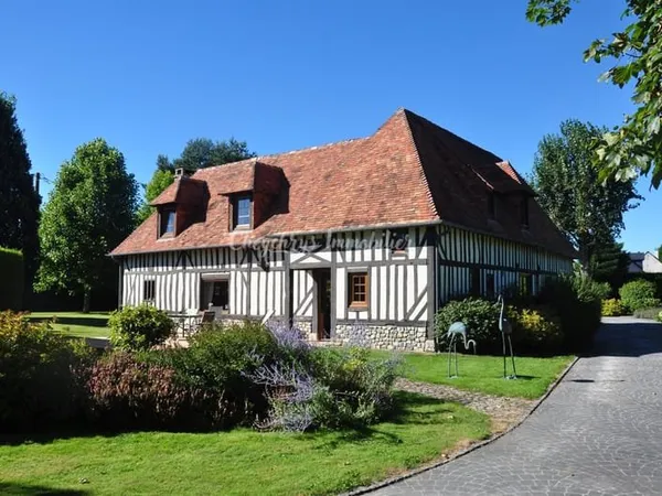 Maison Normande avec sa maison d'amis