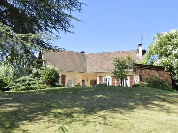 AGREABLE VILLA AVEC PARC