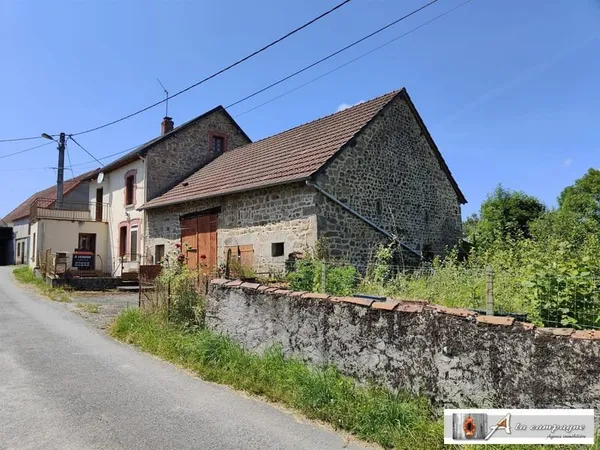 Charmant ensemble immobilier dans les Combrailles
