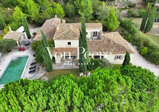 Maison 8 pièces 230 m²