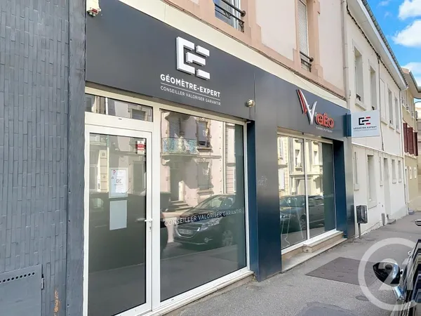 Local commercial 66 m²