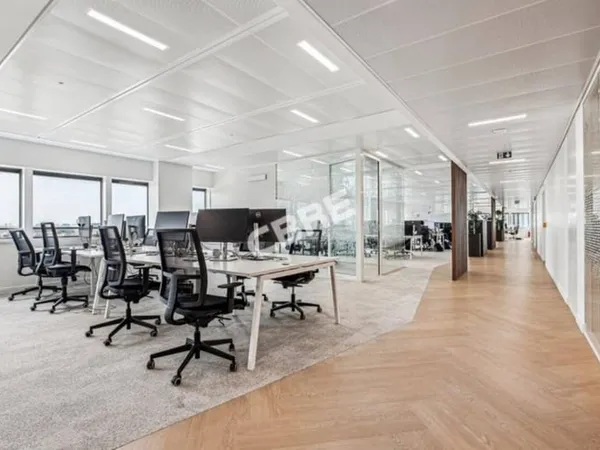 Bureaux 650 m²
