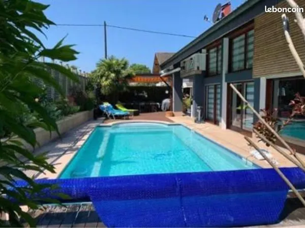 Maison au bord du lac