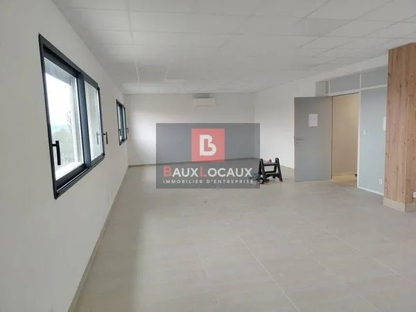 Bureau 56 m²