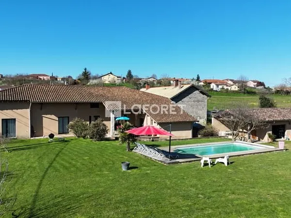Demeure à vendre Biziat 12 pièce(s) 251.40 m2