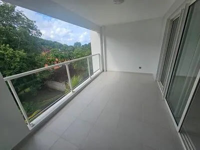 LES TROIS ILETS -ANSE MITAN : Bel appartement T2 neuf
