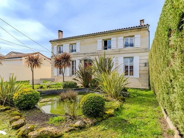 Maison en pierre de 7 pièces principales