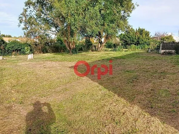 Terrain constructible 1138 m²
