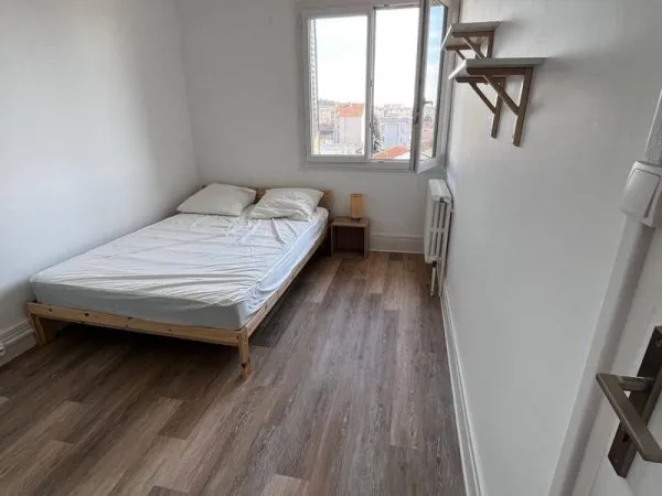 Appartement 6 pièces 14 m²