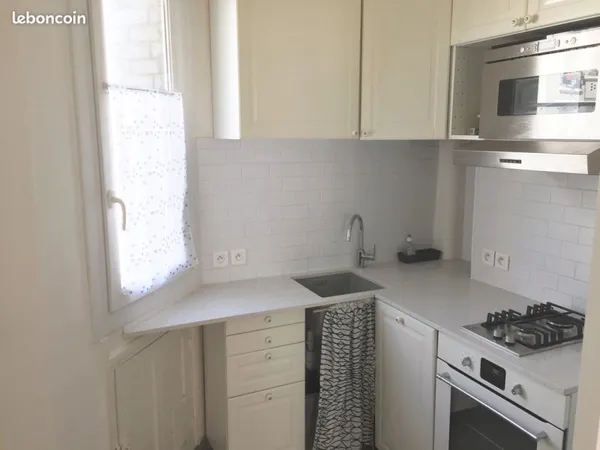 Location d'un appartement 2 pièces à Saint-Mandé (94160)