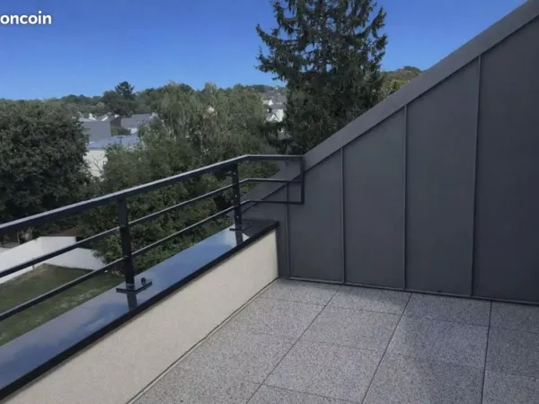 Nantes - Studio 25,8 m² dernier étage (avec balcon vue sur cour) - résidence récente RIVEA - libre i