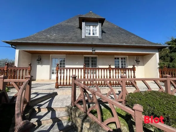 A VENDRE CHEZ BLOT IMMOBILIER - DEUX MAISONS - SURFACE TOTALE DE 343 M² - 1630 M² DE TERRAIN