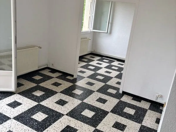 Alès secteur clavieres faux t4