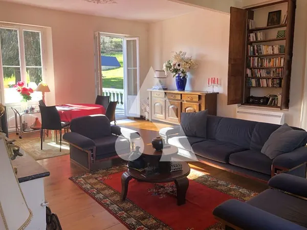 Bagnères de Bigorre appart. bourgeois T4 de 121 m² avec terrasse et jardin de plain-pied