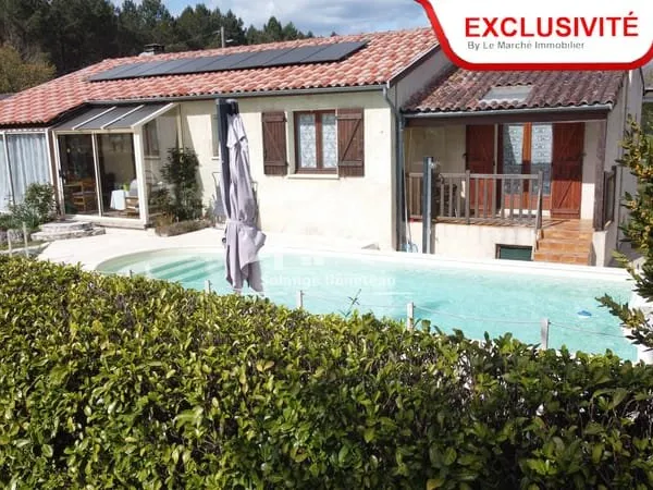 Maison familiale avec piscine et grand terrain arboré Saint-Martin-Curton