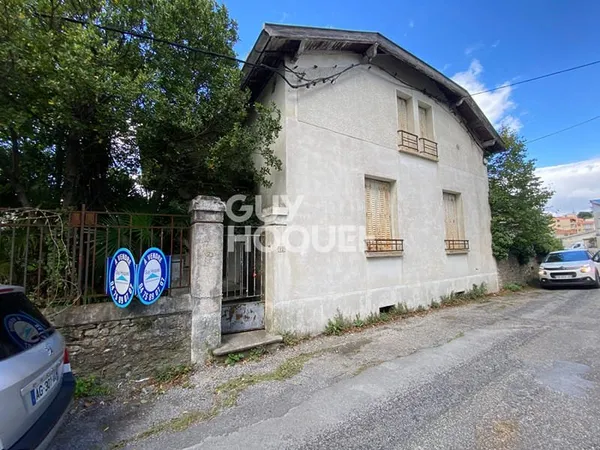 Magnifique maison, idéalement situé, avec beau potentiel