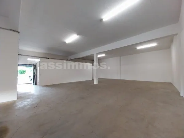 Local commercial 157 m²