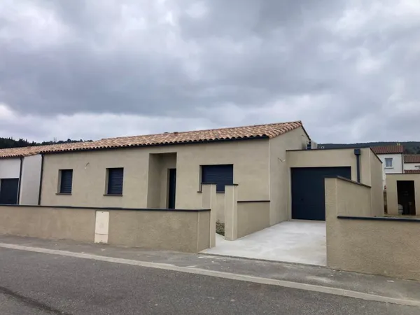 Limoux, villa neuve avec jardin, terrasse, garage et piscin