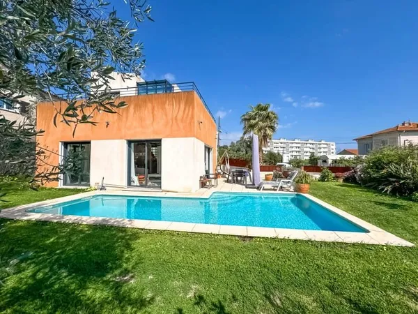 ?? Villa avec piscine & vue mer - Domaine sécurisé, calme absolu à Fabron ??